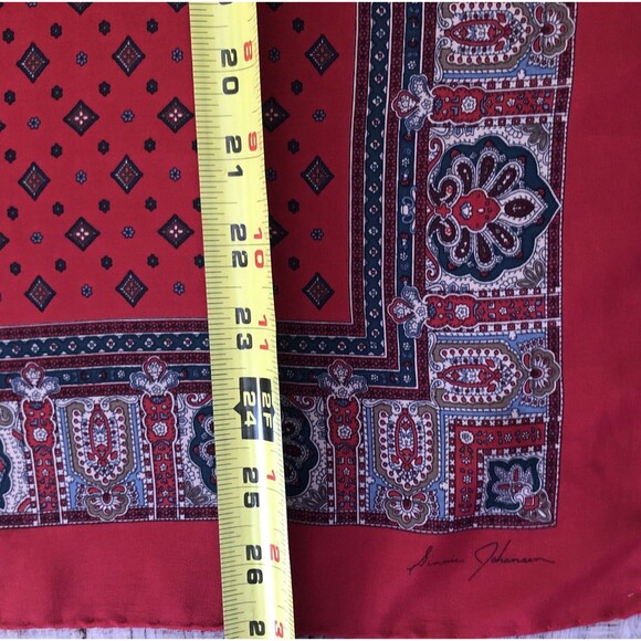 VTG Ginnie Johansen Silk Scarf Red Navy Floral Square Foulard Hand Rolled Hems - Picture 8 of 8